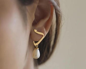 Personalized Arabic Calligraphy Earrings – Gold Plated Pearl Drop Name Jewelry