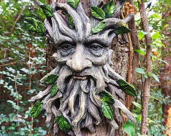 Tree Spirit Wall Decor Garden Face Sculpture Green Man Tree Face Outdoor Resin Wall Hanging Fantasy Garden Art Yard Decor Gift