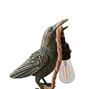 3D Printed Crow Lamp – Industrial Crow Figurine Nightstand Decor – Quirky Animal Light