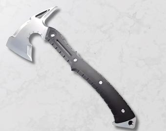 Resident Evil Requiem Bijl Prop, 3D-geprint plastic, zwart en zilver, Leon Kennedy cosplaywapen, RE4 geïnspireerde gevechtsbijl, op ware grootte