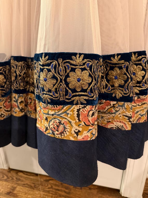 Women’s Ren Faire Medieval Brocade Gown View 2