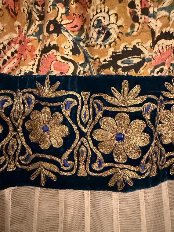 Women’s Ren Faire Medieval Brocade Gown View 5