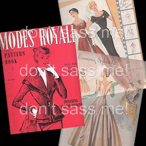 Op de afbeelding: Een vintage naai-patroonboekomslag met een vrouw die een rood-zwart geruit jasje draagt met een wit blouse. Het boek is getiteld "Modes Royale Pattern Book" en bevat de tekst "Herfst en Winter 1953-54" en "Inclusief Budget Designs".