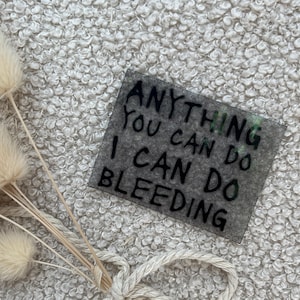 Bügelbild „anything you can do“ - Statement Patch aus Flockfolie - Feminismus - Flock Patch - Iron On - Bügelpatch - Farbe nach Wahl