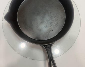 Gate marked #8 single pour spout