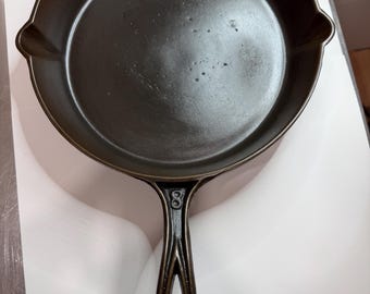 Gatemarked #8 cast iron