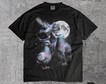 Maglietta vintage lavata con tre piccioni e luna / Maglietta retrò con grafica divertente di uccelli, regalo sciocco per gli amanti dei piccioni
