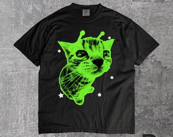 Y2K Alien Cat Vintage Space Kitty T-Shirt | Retro Silly Funny Cat Meme Graphic Tee, Cat Lover Gift