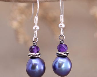 Pendientes de perlas barrocas de pavo real azul, pendientes colgantes de perlas de amatista, colgantes de plata de ley oxidada, cierre de palanca o gancho francés.
