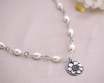 Collar de margaritas de plata de ley, regalo de joyería con flor de nacimiento y perlas de agua dulce.