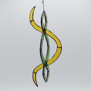 Small Stained Glass Garden Sculpture Indoor outdoor 3-D mobile Spinner Green Yellow