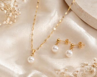 Gold Pearl Jewelry Set, Necklace and Earrings, 18K Gold Plated Stainless Steel, Minimalist Pearl Set, Elegant Gift for Her, Pearl Earrings