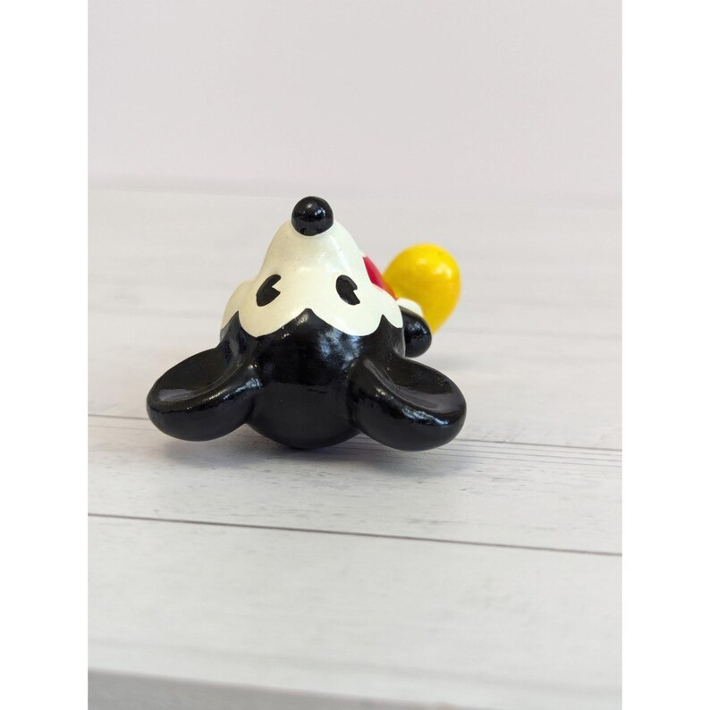 Figura de cerámica esmaltada de Mickey Mouse de Walt Disney Productions, estilo vintage, fabricada en Corea, de 7,6 cm (3 pulgadas) imagen 9