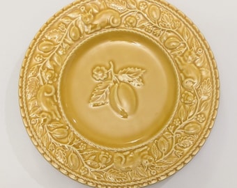 Bordallo Pinheiro Yellow 8" Cat Floral Fruit Plate PORTUGAL w/ some crazing