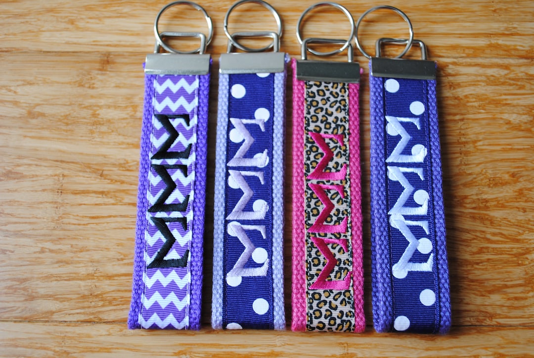 Porte-clés Wristlet Officiel Sigma Sigma Sigma - À Pois Violet, Fait Main Aux États-Unis