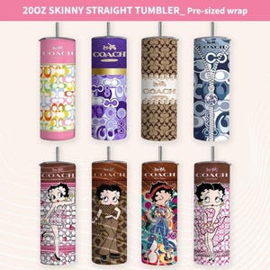 Puede incluir: Colección de ocho vasos rectos delgados de 20 oz con varios diseños. Los vasos presentan el logotipo "COACH" e incluyen patrones, diseños florales e ilustraciones de Betty Boop. El texto "20OZ SKINNY STRAIGHT TUMBLER_ Pre-sized wrap" está en la parte superior.