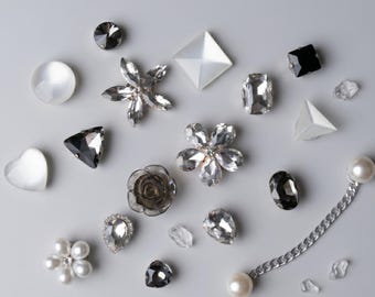 Bling Charm Set, Pearl Rhinestone Charms, Cute DIY Decorative Charms, Shiny Gem Flower Heart Charms for Clogs Bags Sandals
