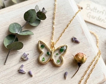 Collana con ciondolo a farfalla in vetro frantumato color oro, gioiello in resina placcato oro 18 carati