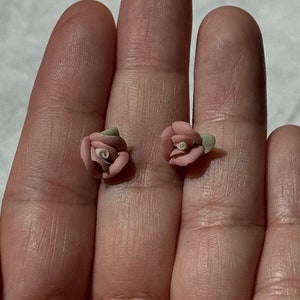 VGT PORCELAIN ROSE Earrings,vintage tiny rose earrings,small porcelain rose earrings,vintage mini rose earrings,porcelain rose earrings
