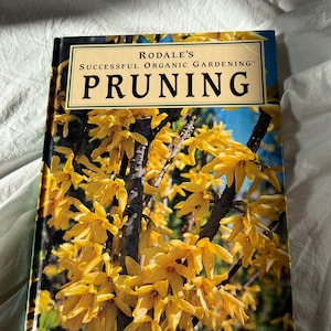 VGT PRUNING BOOK,vintage pruning fruit book,vintage pruning picture book,vintage pruning trees book,vintage pruning roses book,shrub pruning