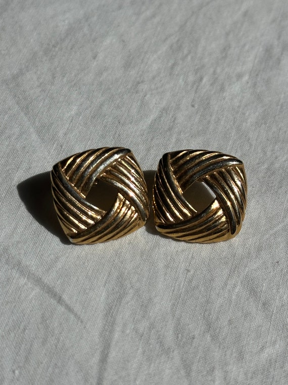 VGT RIBBED SQUARE Earrings,gold square earrings,v… - image 1
