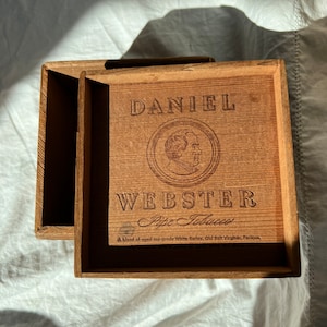 VINTAGE HANDMADE TOBACCO Box,vintage wood box,vintage wood tobacco box,vintage pipe tobacco box,vintage Daniel Webster tobacco box,wood box