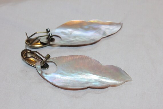 VINTAGE SEASHELL EARRINGS Large,cool seashell ear… - image 3