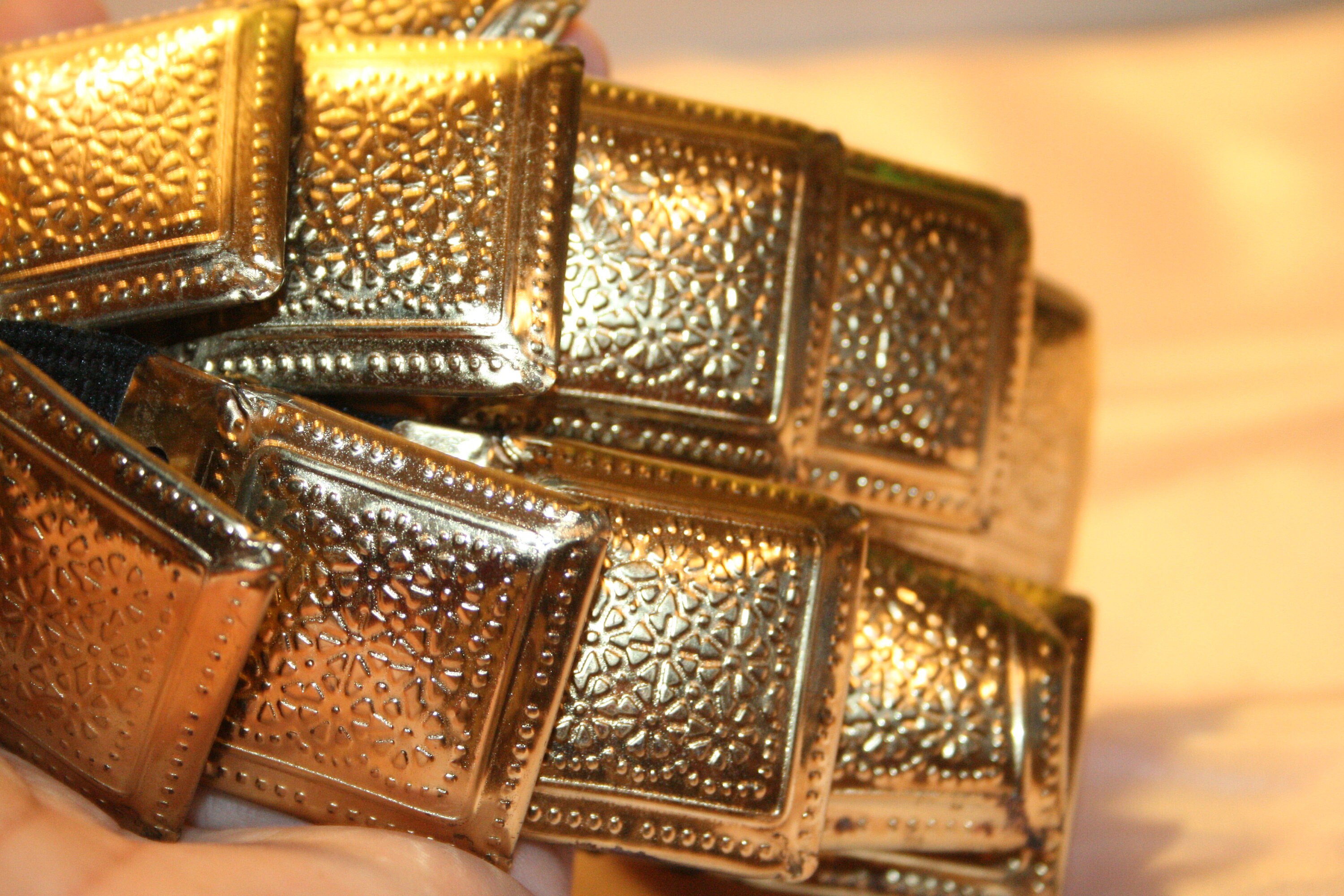 Vintage medallion gold belt Vintage 70s Gold metallic coin medallion belt - shabbybabe main image 2