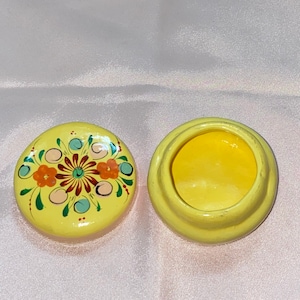 SMALL BOHO BOX,vintage box,vintage jewelry box,boho box,bohemian decor,boho decor,vintage box with lid,shabby decor,cottage box,kashmiri box