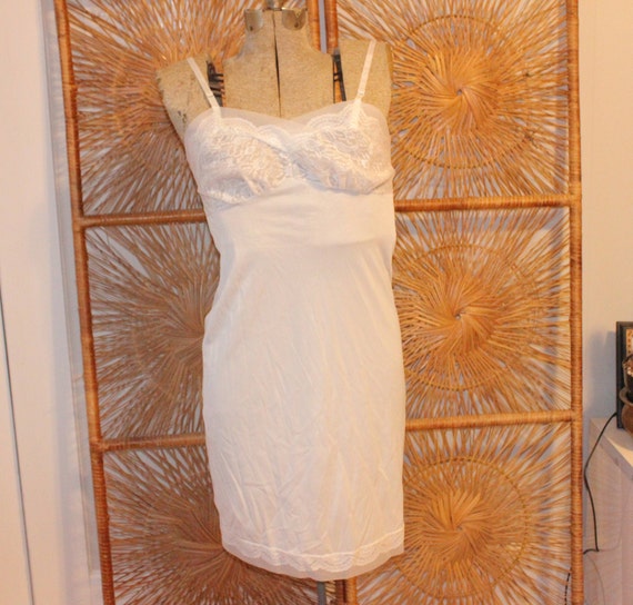 LACE VINTAGE NIGHTGOWN,nightgown vintage,nightgown