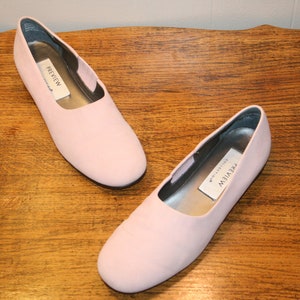 7 N,VINTAGE PINK FLAT Shoes,vintage pink leather women shoes,size 7 women shoes leather,women shoes 7,vintage narrow leather pink shoes