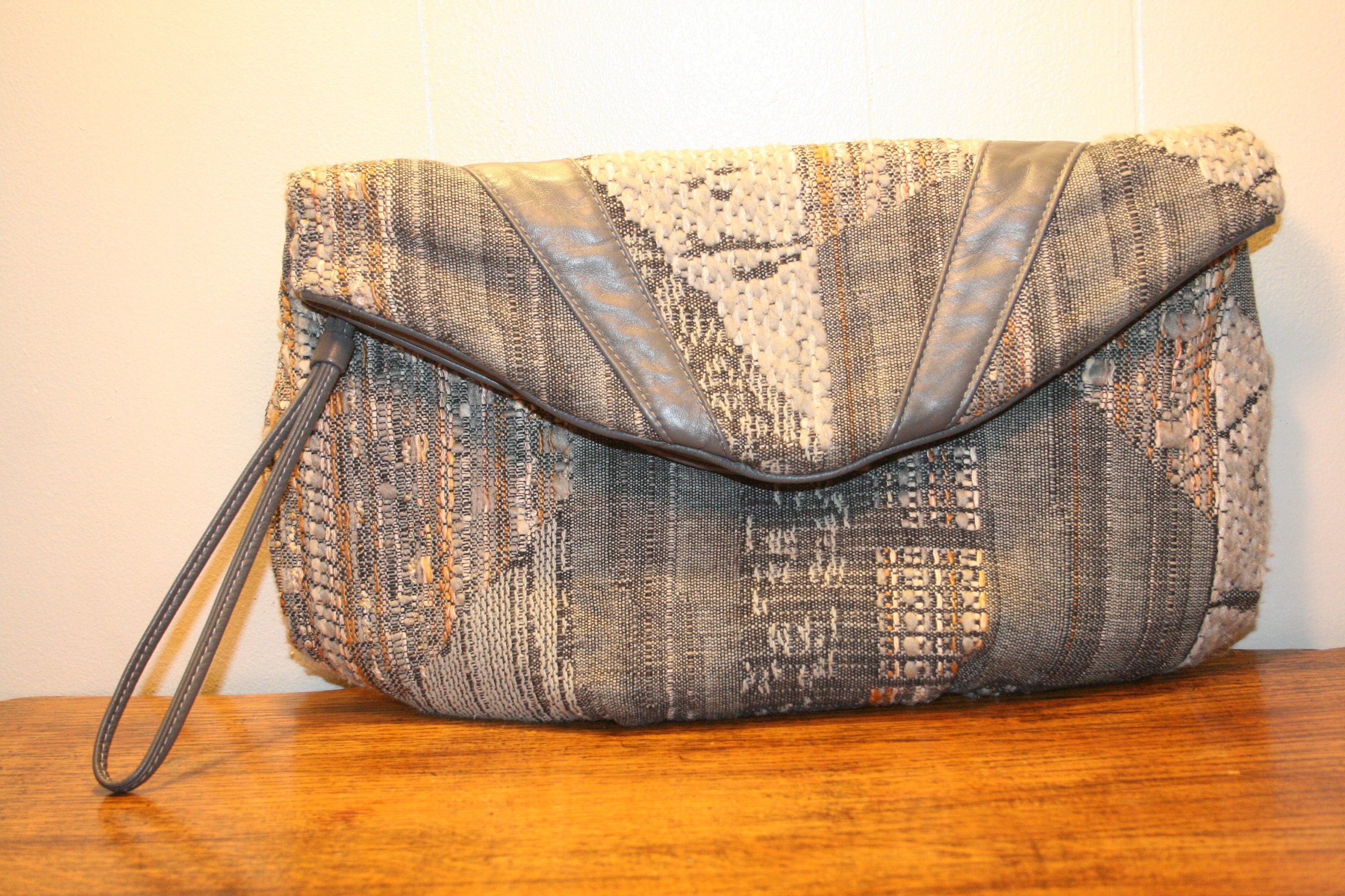 travel clutch bag