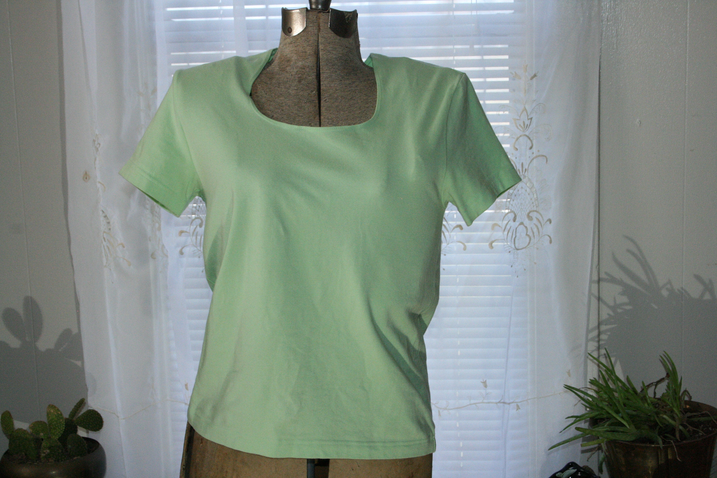 GOTH HIPSTER haut, chemise minimaliste, haut goth, top court minimalsit, top marin, haut punk, haut de hipster, top boho, top goth vert, green shirt gothique