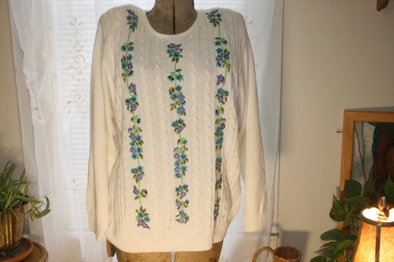 VINTAGE EMBROIDERED FLOWER Sweater,vintage embroi… - image 1