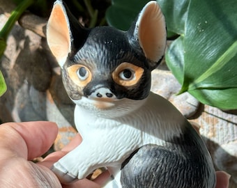 VGT FARM PIG,vintage ceramic black white pig,vintage small pig,vintage small ceramic pig figurine,Vintage farm pig decor,vintage pig