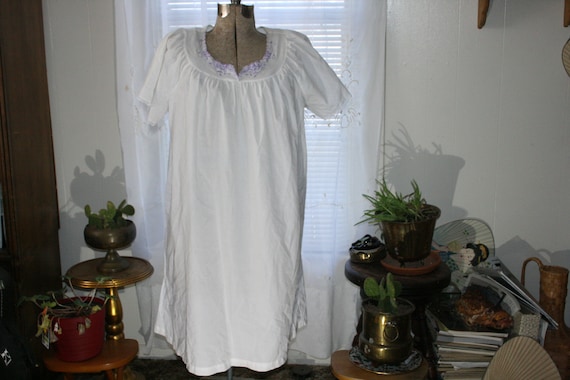 NIGHTGOWN VICTORIAN,nightgown vintage,nightgown wo