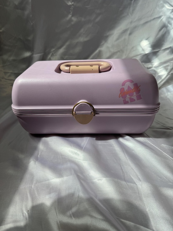 vgt caboodle box,vintage caboodle case,vintage caboodle,vintage purple caboodle,vintage makeup caboodle,vintage caboodle crafts,caboodle