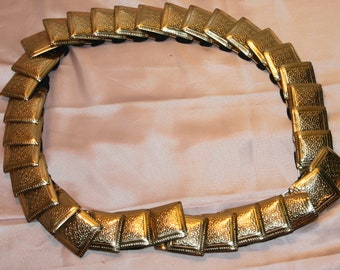 80s Metal Rope Belt, Vintage Whimsical Gold Tone Medallion  display picture 2