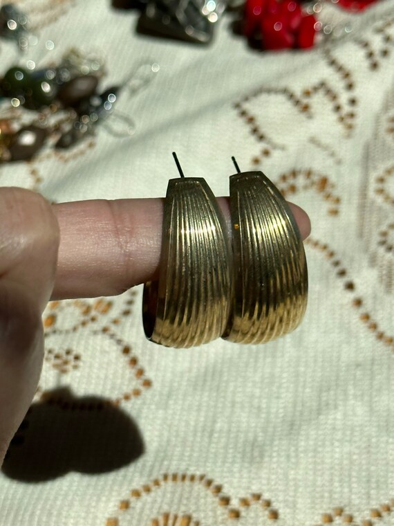 VINTAGE BRASS RIBBED Earrings,vintage gold half ho