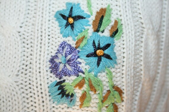 VINTAGE EMBROIDERED FLOWER Sweater,vintage embroi… - image 2