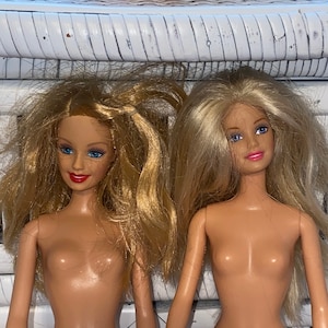 1990S,VINTAGE BARBIES,vintage barbie doll,barbies,vintage barbie,barbie,girl barbie decor,girl decor,barbie making,barbie parts,90s barbies