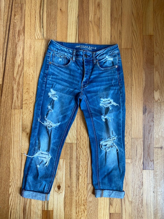 Size 2,AMERICAN EAGLE JEANS,capri jeans,size 2 jea