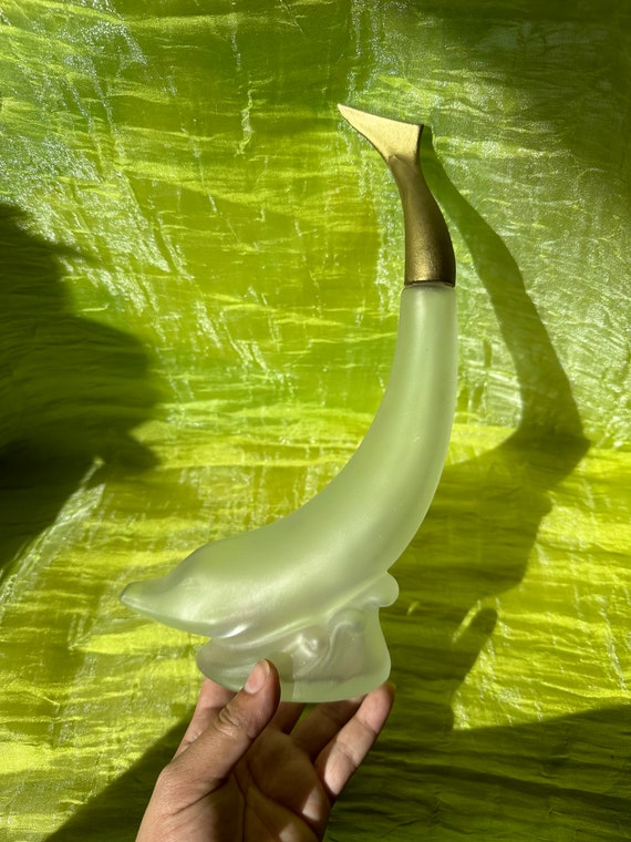 VGT AVON DOLPHIN Bottle,vintage avon dolphin bottle collectors,vintage dolphin bottle glass,vintage dolphin bottle perfume,dolphin bottle