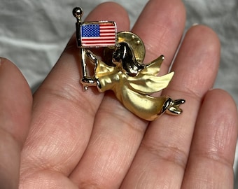 VGT USA ANGEL Brooch,vintage angel american flag brooch,vintage American flag pin,vintage angel america pin,vintage gold angel flag brooch