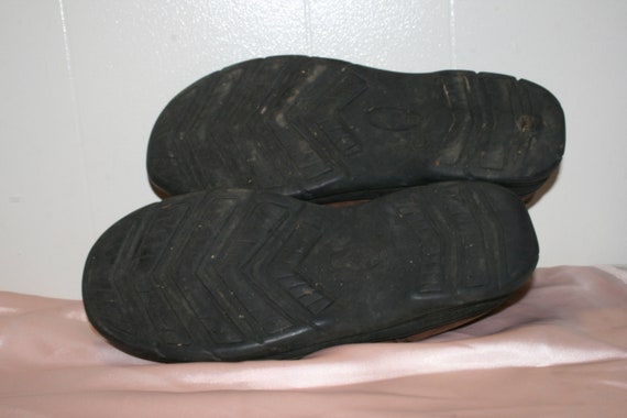 earth shoes wide width