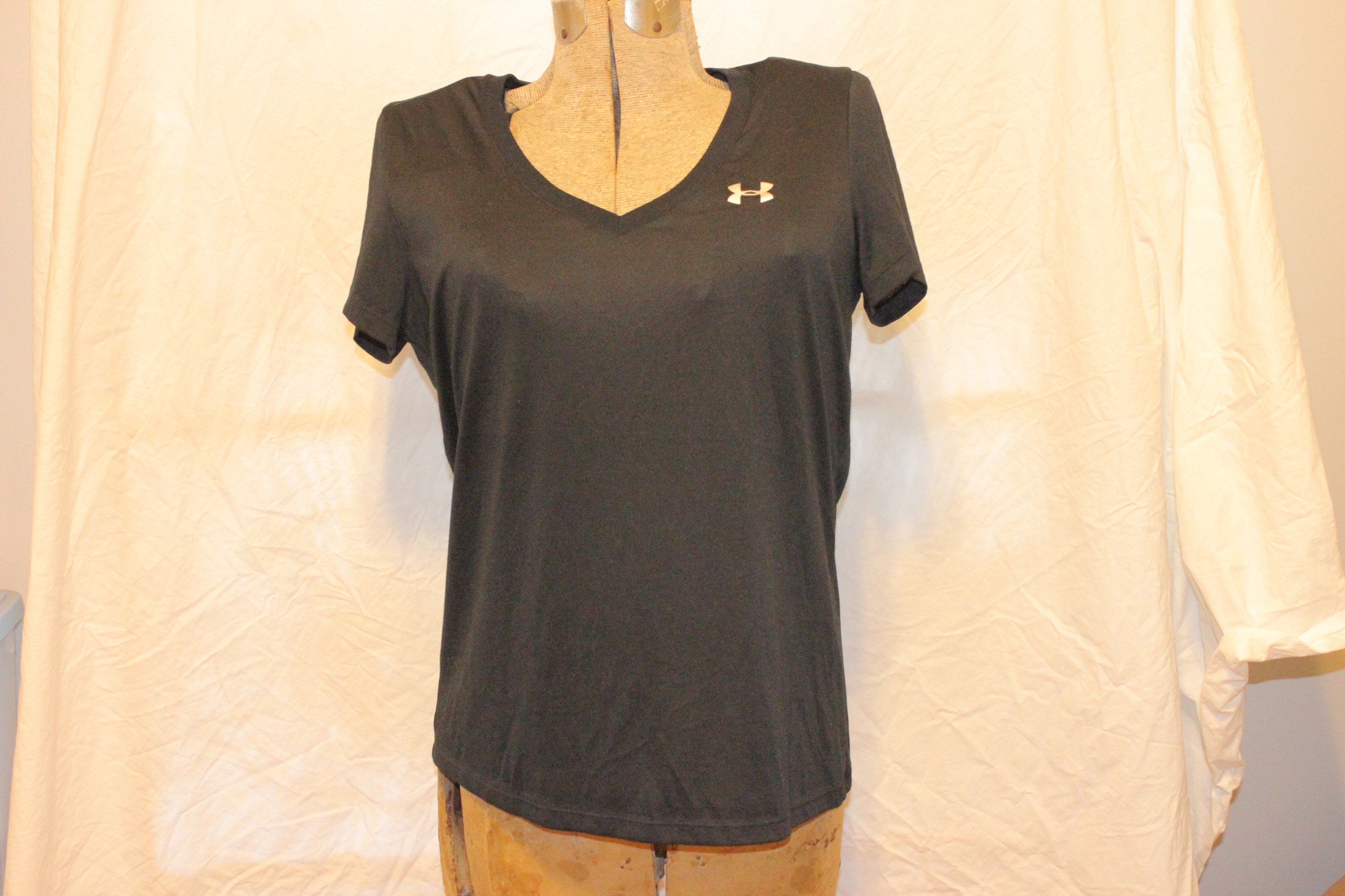 UNDER ARMOUR WOMENS Shirts,under Armour Classic Tee Womens,under Armour  Ladies Tops,under Armour Female Shirts,under Armour Womens T Shirts 
