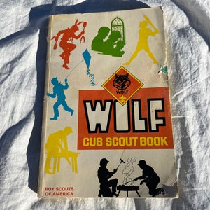 VINTAGE BOY SCOUT Handbook,vintage boy scout instruction book,boy scout handbook,vintage boy scout illustration,vintage wold boy scout book