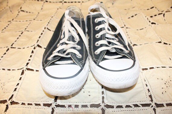 size 6 WOMENS CONVERSE ALL Star,women converse 6,… - image 3