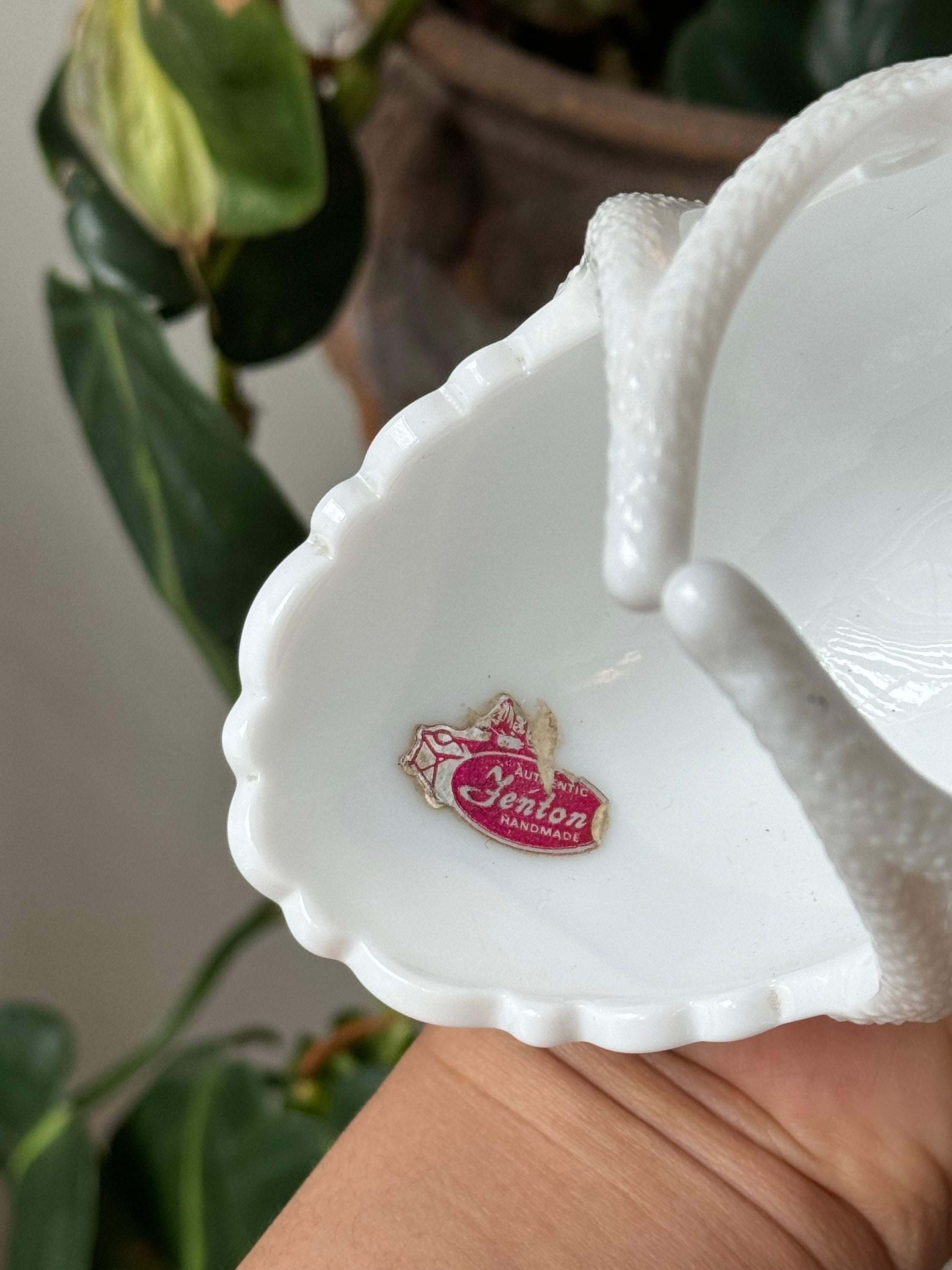 フェントンミルクガラスバスケットdaisy & button pattern