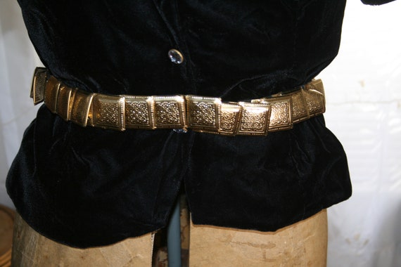 VGT MEDALLION GOLD Belt,vintage medallion belt wa… - image 3